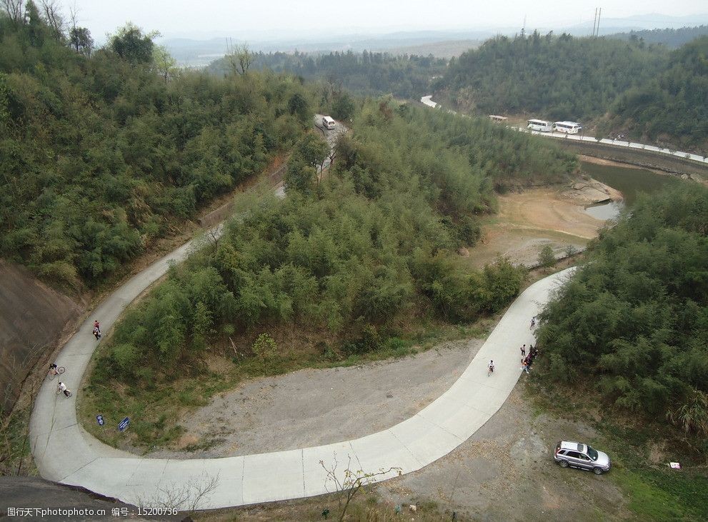 盘旋山路(非高清)图片