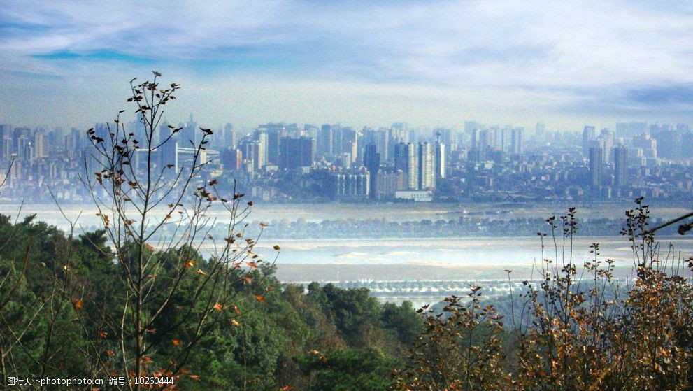 岳麓山下的长沙图片