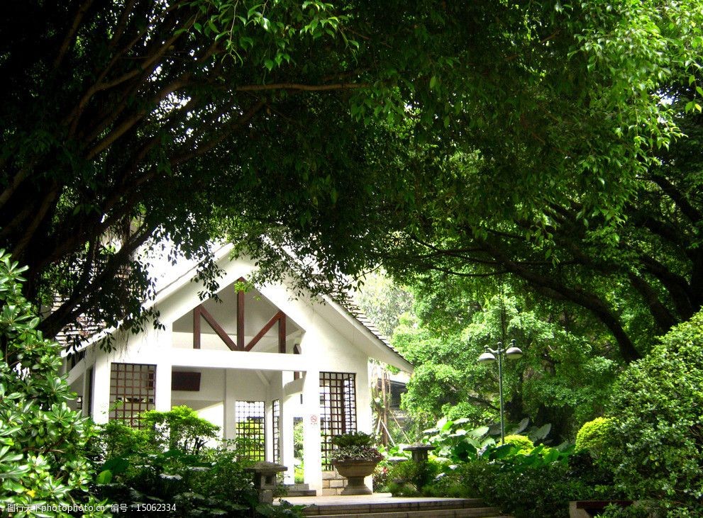 关键词:广州珠江公园一角 广州 公园 树木茂盛 绿色 小屋 自然风景