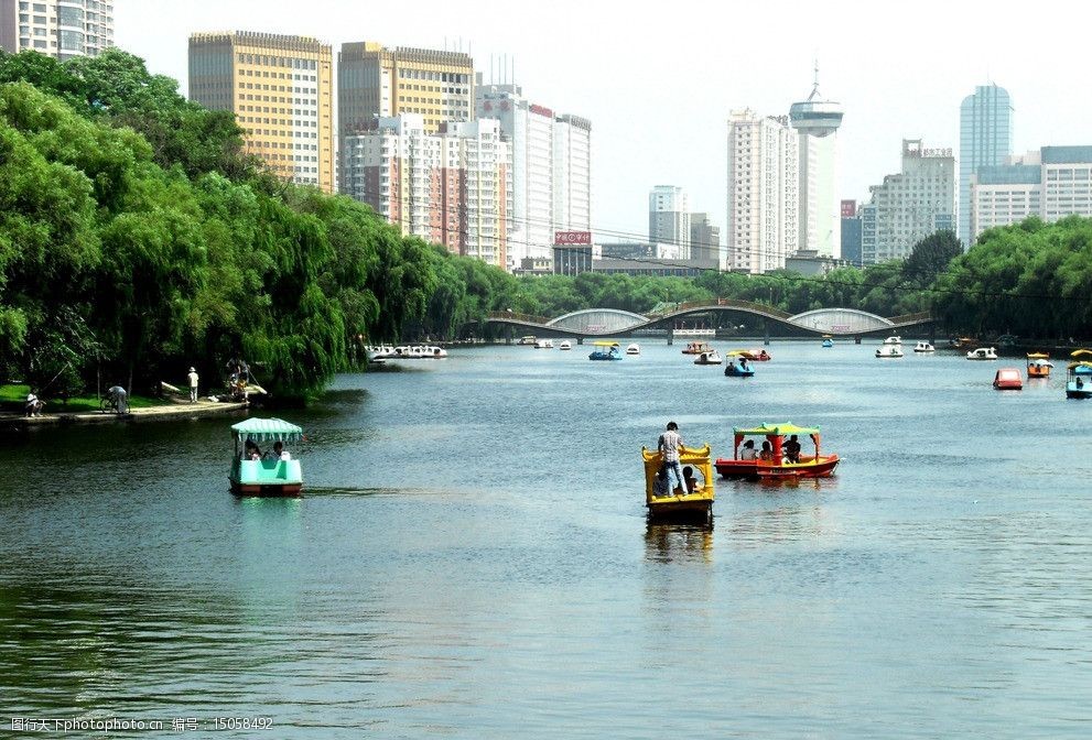 沈阳南湖公园湖面摄影图图片