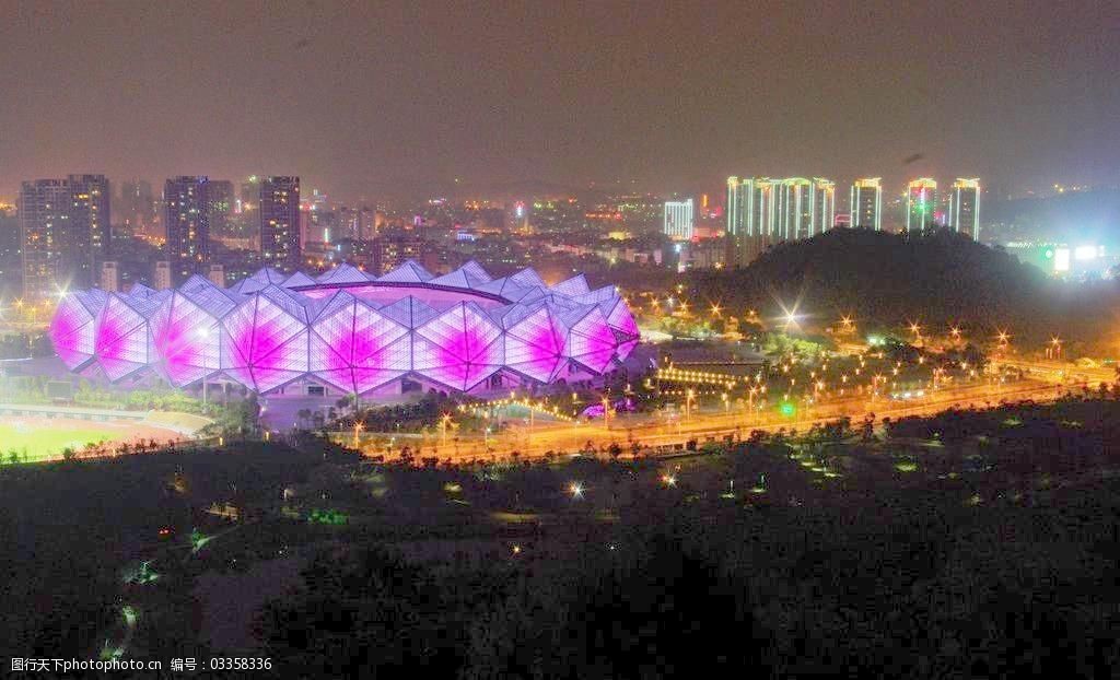 深圳龙岗大运场馆夜景图片