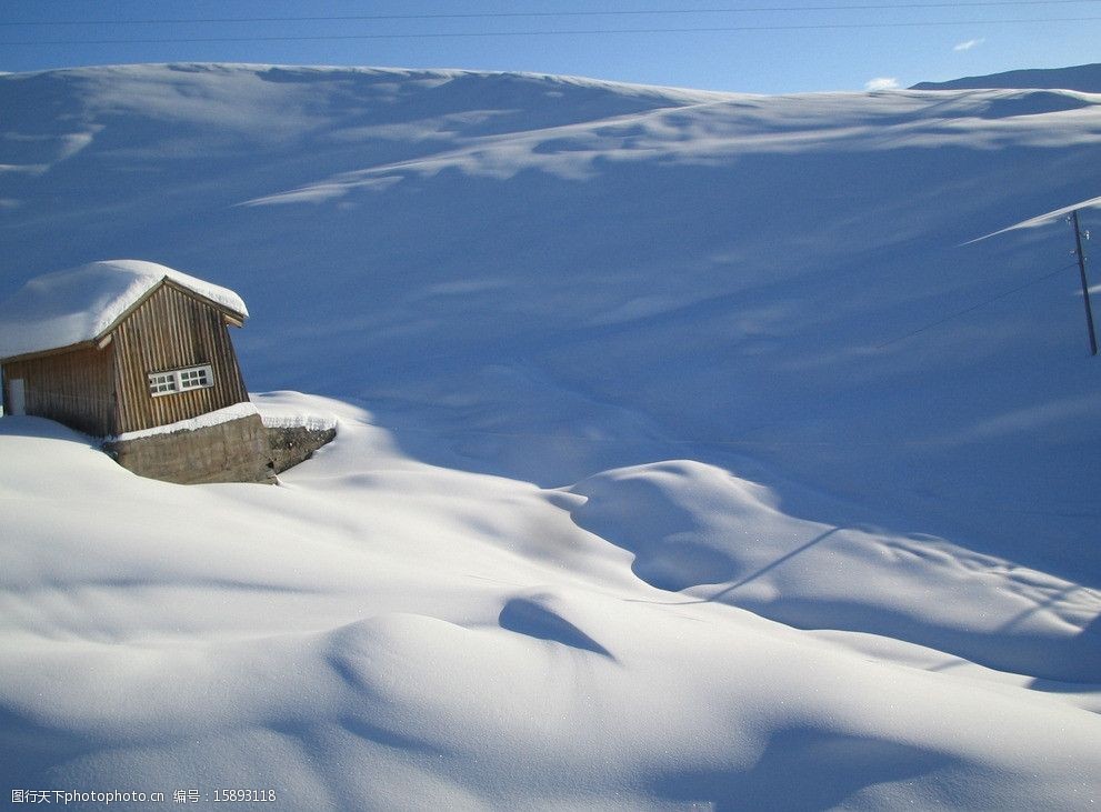 关键词:雪地小屋 自然风景 雪山 雪地 白雪皑皑 风景壁纸 山水风景