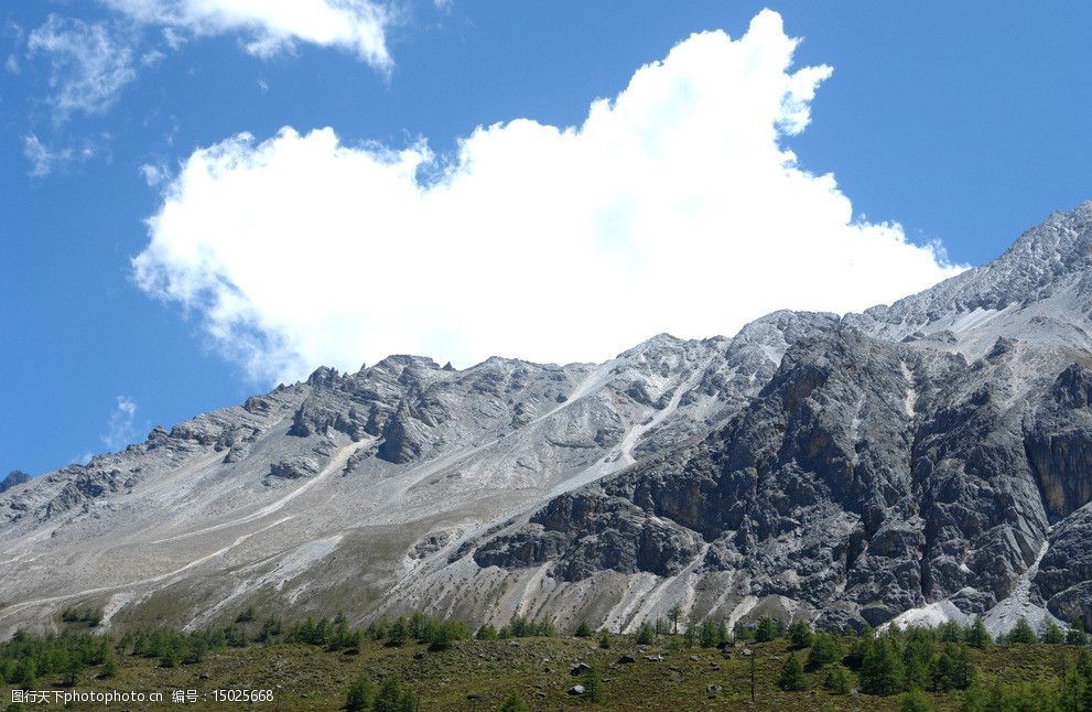 高山山峦远山图片