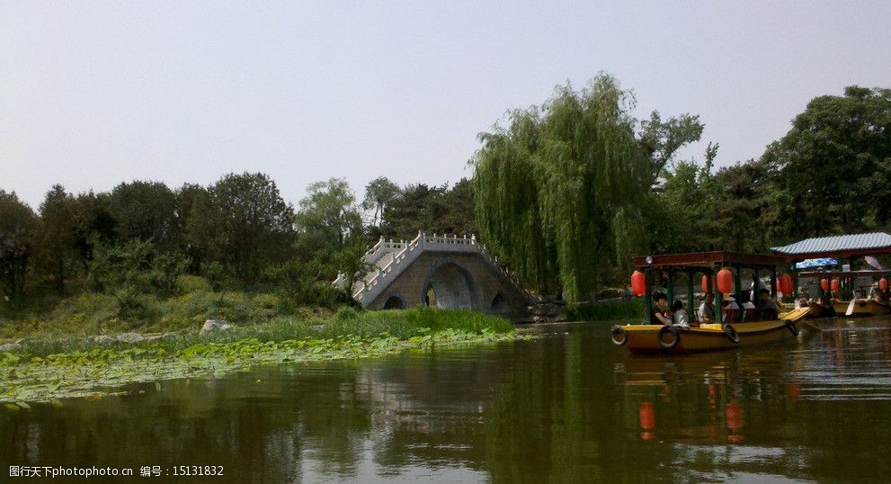 圆明园的湖船图片