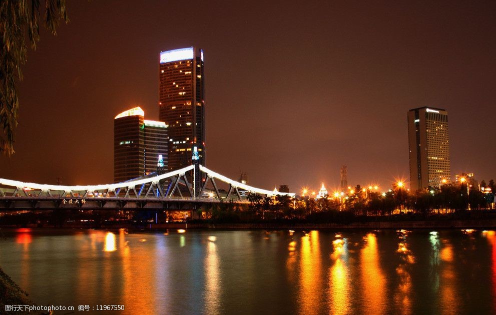 关键词:无锡风光 无锡 湖水 倒影 灯光 夜景 建筑 桥梁 国内旅游 旅游