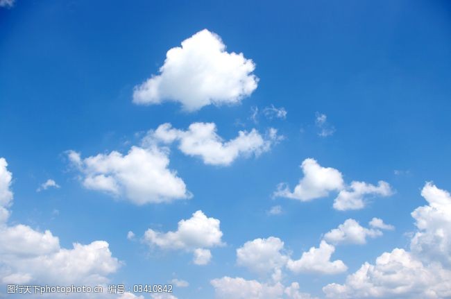 浅蓝色小清新白云天空背景素材