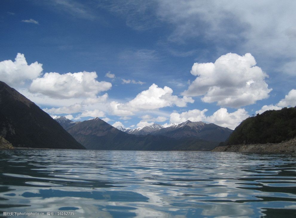 关键词:水天一色 湖泊 蓝天白云 西藏 高原 山水风