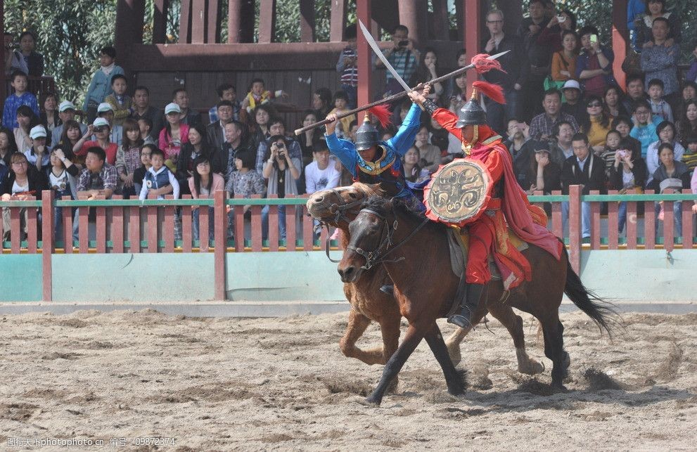 马背上的刀枪厮杀图片