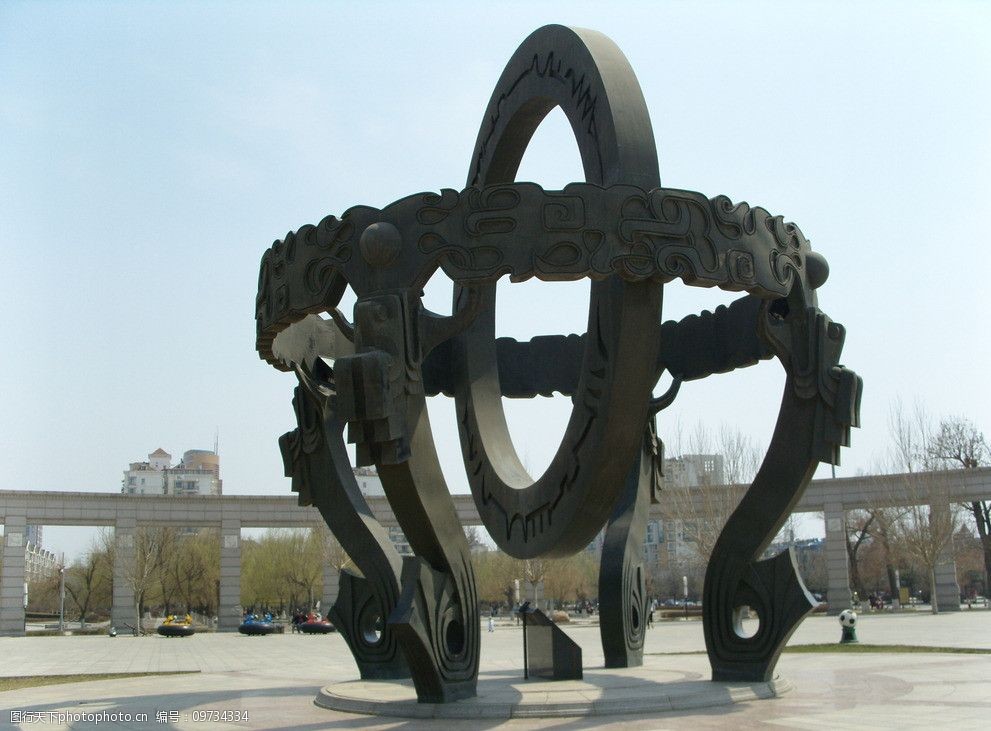 关键词:四平市广场 雕塑 建筑物 广场建筑物 圆形建筑 地震仪建筑