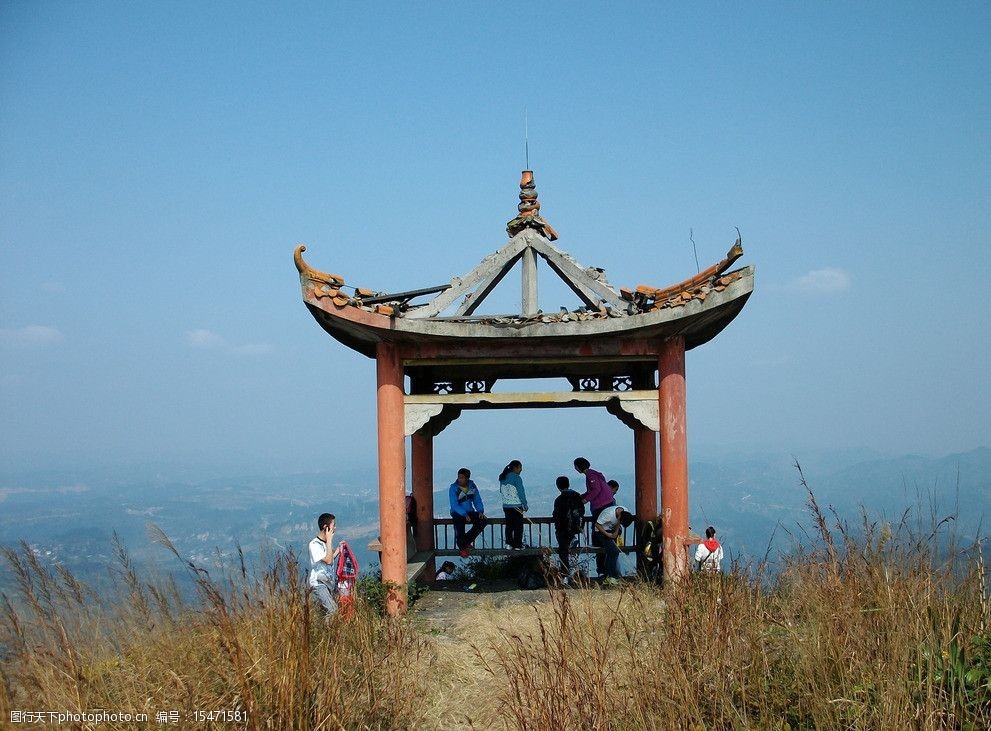 香炉山顶小亭子图片