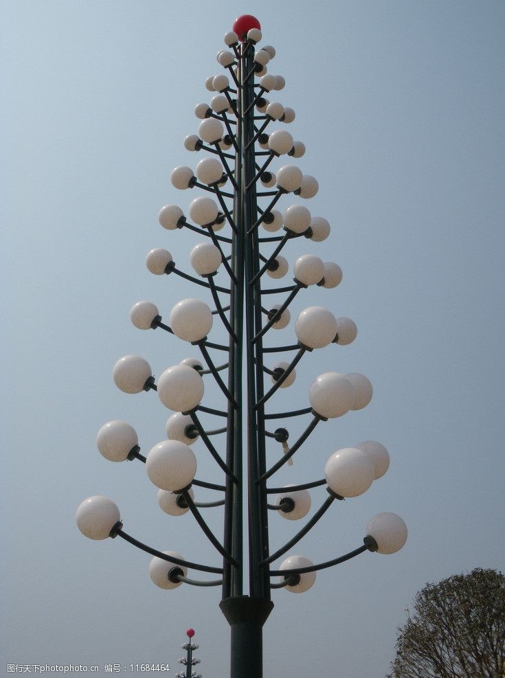 关键词:学校 建筑一角 垂直构图 其他 生活百科 摄影 72dpi jpg