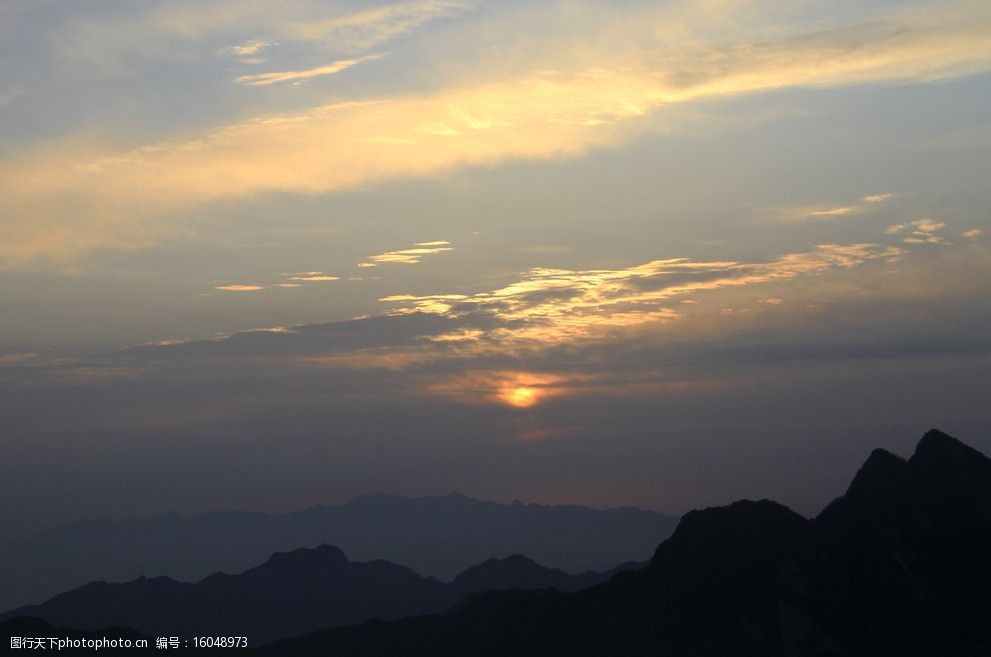 關鍵詞:華山日出 華山 東峰 日出 雲霧 西安 山水風景 自然景觀 攝影