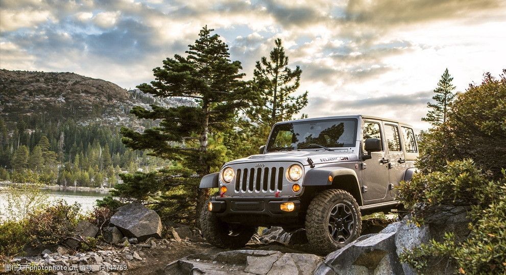 吉普牧马人图片