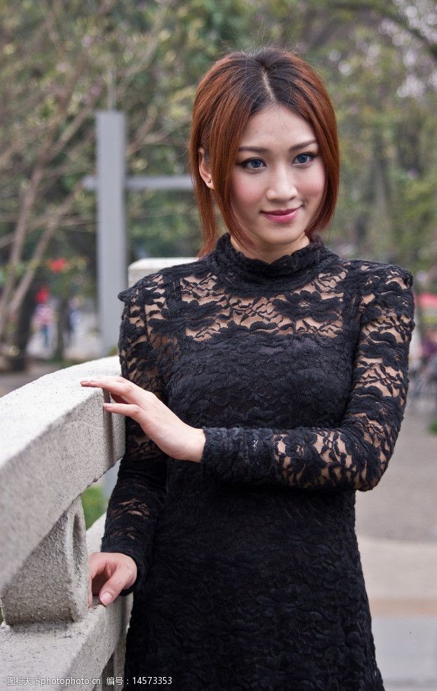 中关村外拍美女图片