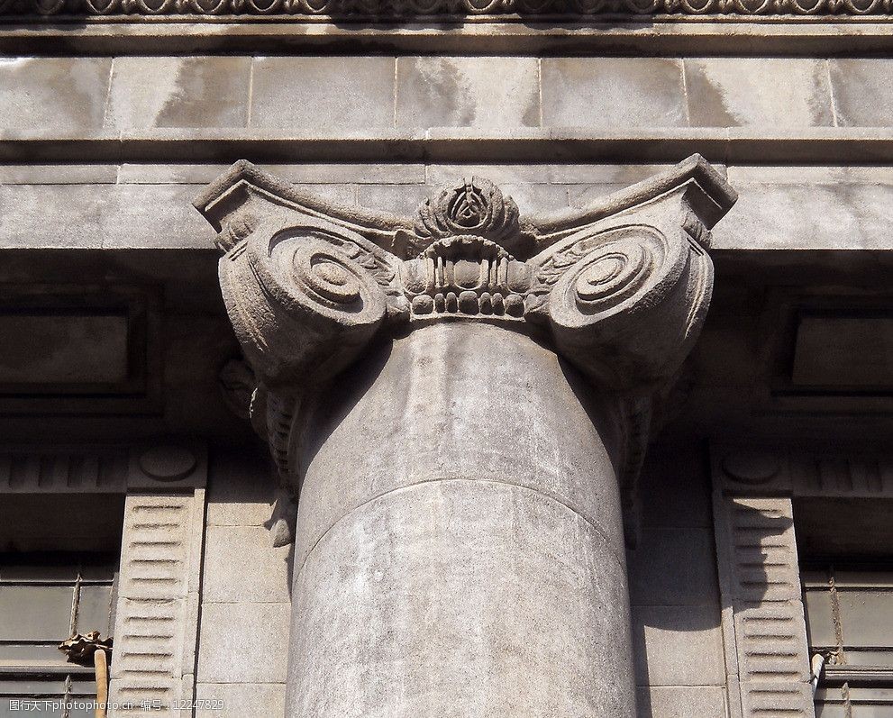 组合式样罗马柱柱头装饰图片