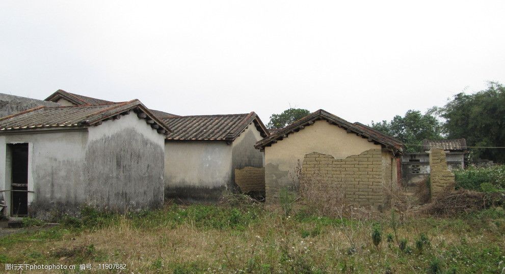 關鍵詞:村中的樓房 房子 樓房 村子 危房 破房 湛江攝影 建築攝影