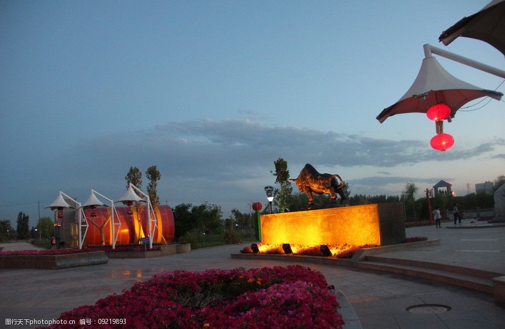 关键词:南疆小城景色 南疆 喀什 小城 伽师 黄昏 景色 园林建筑 建筑