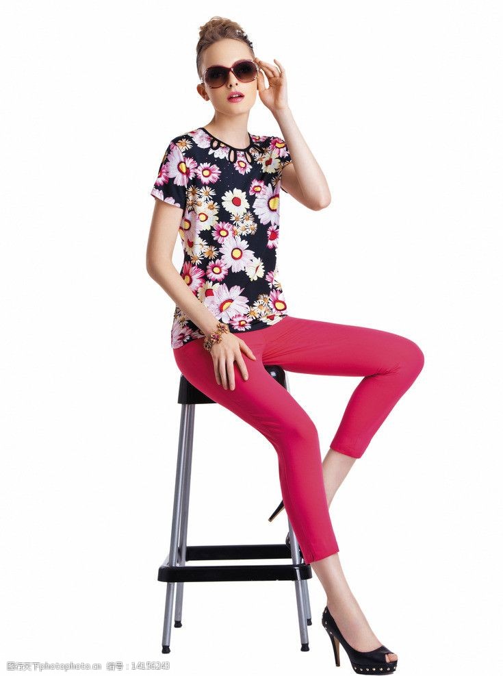 真人模特女装搭配图片图片-图行天下图库