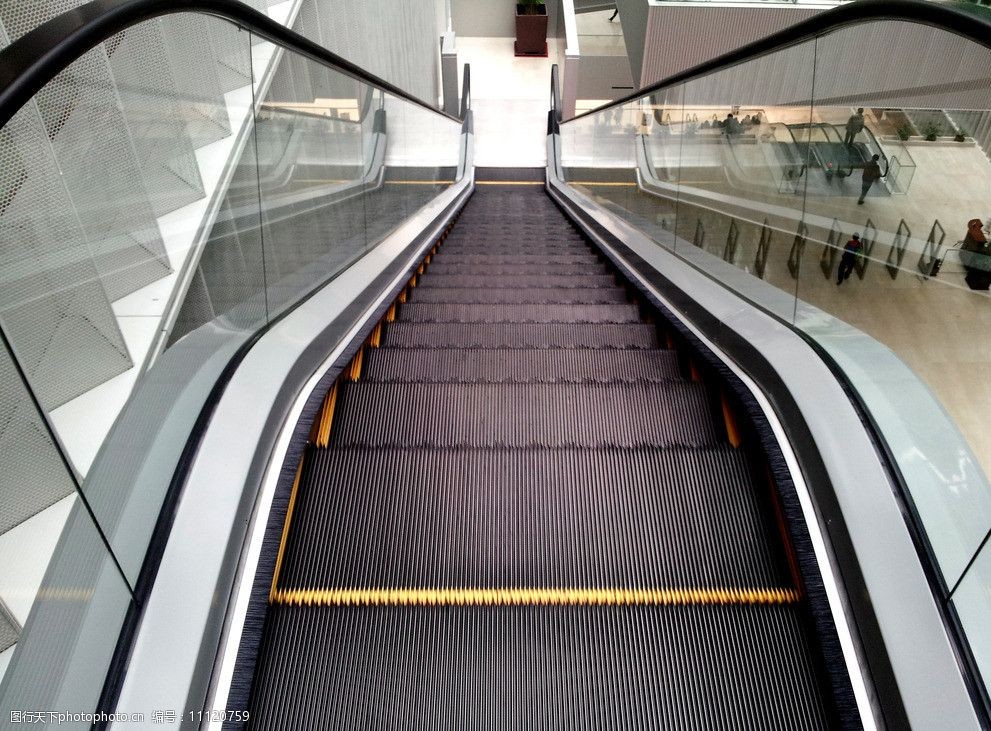 上海浦东图书馆滚梯图片