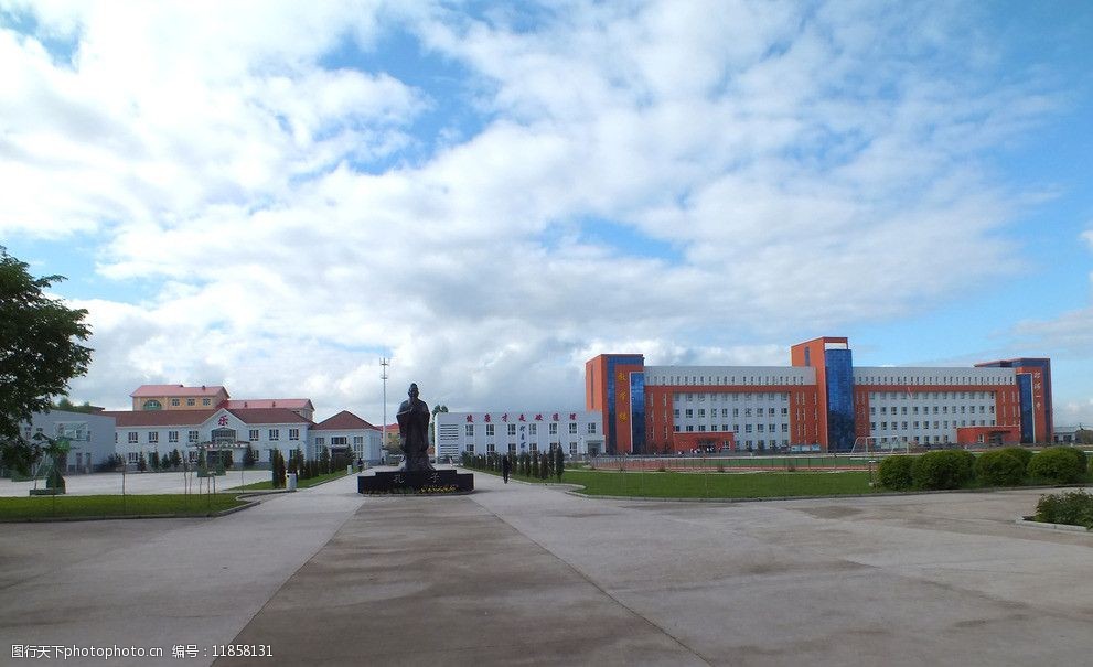 根河一中校园环境图片