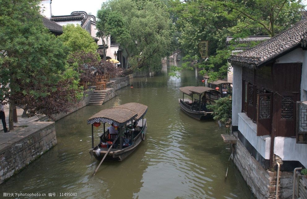 关键词:江南水乡 春天 江南 水乡 生活 场景 绿树 建筑 水面 碧水