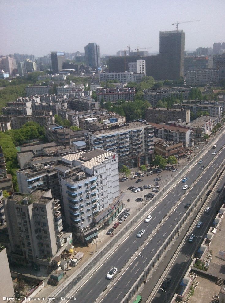 关键词:珞狮南路大楼远景 高楼 街道 商务 背景 武汉 建筑景观 自然