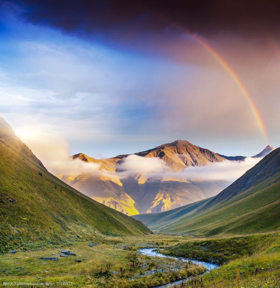 山涧彩虹图片