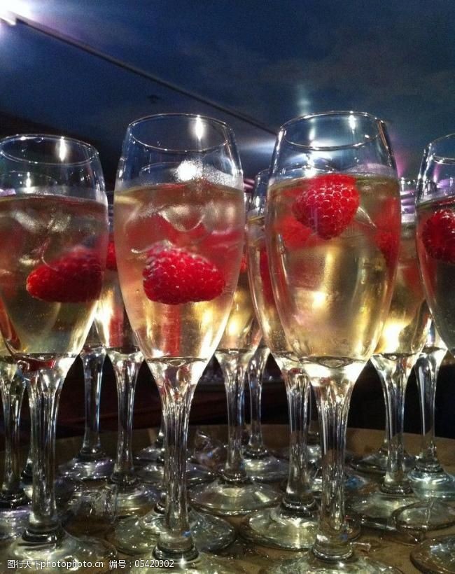婚礼香槟酒阵图片