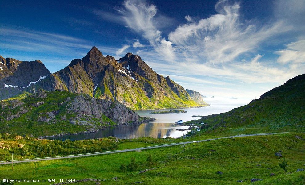 草地 樹木 樹林 山峰 大海 馬路 藍天 白雲 自然風景 自然景觀 攝影